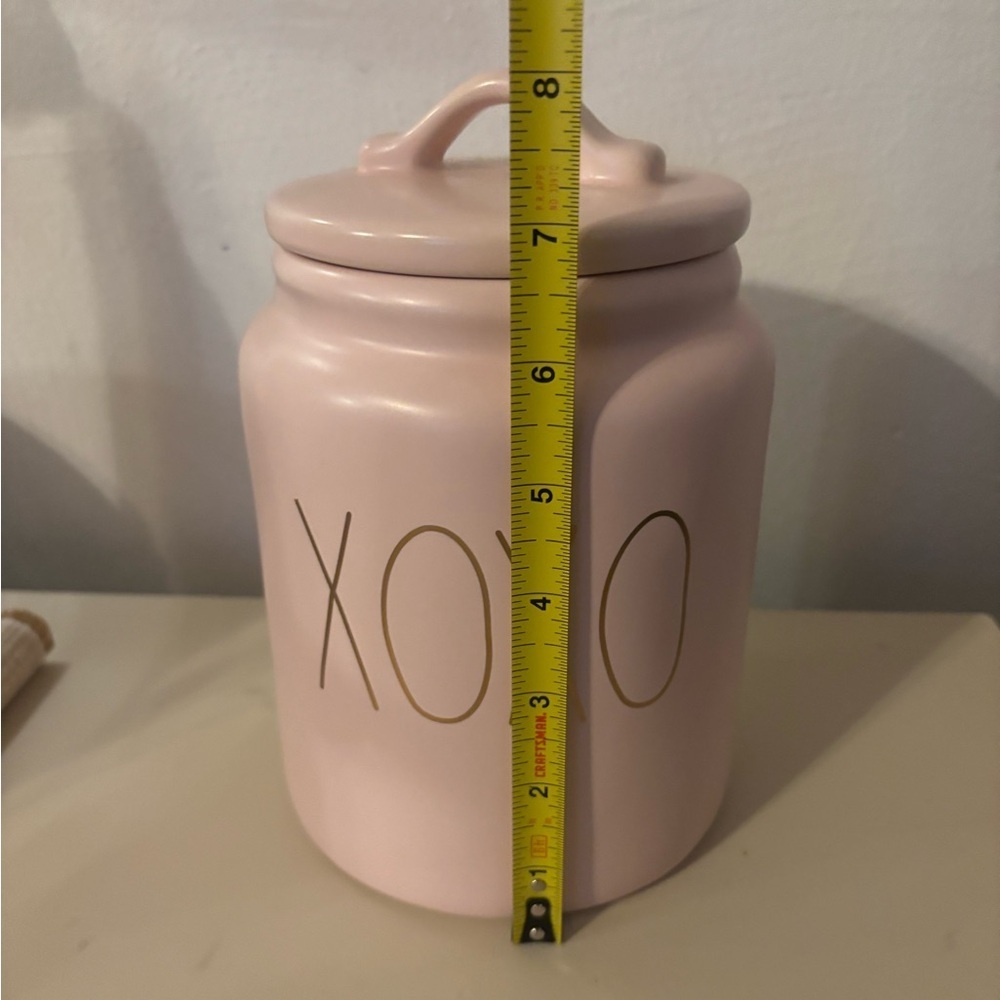 Rae Dunn Valentine’s Day XOXO Canister - Picture 2 of 7